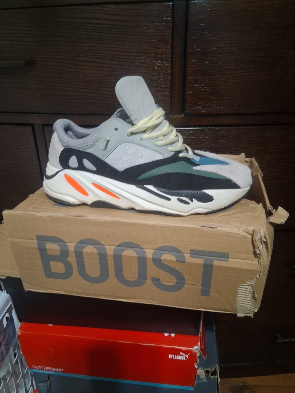 adidas Yeezy Boost 700 V2 Box - Light Grey / Brown Size 10